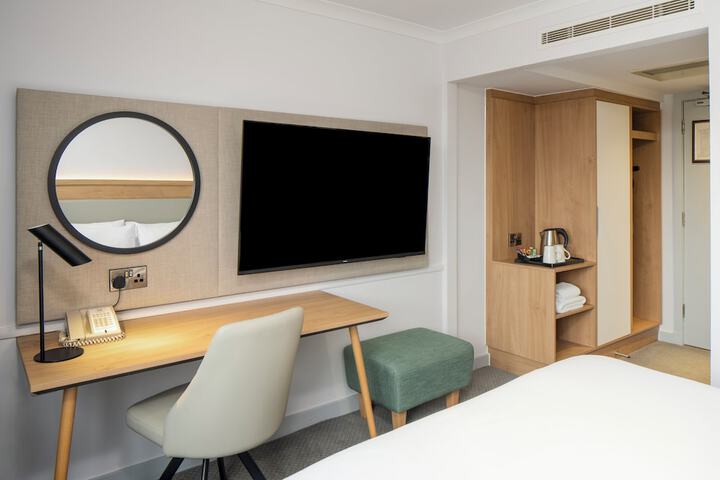 Room 44 of 105