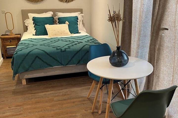 Room 5 of 17