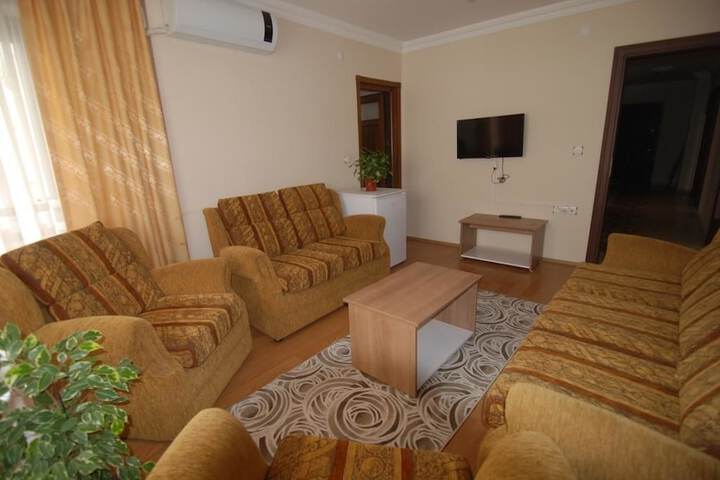 Room 7 of 9