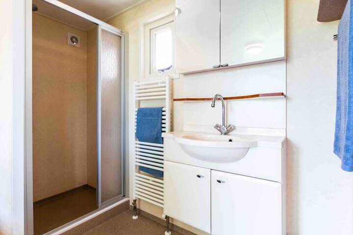 Room 8 of 37