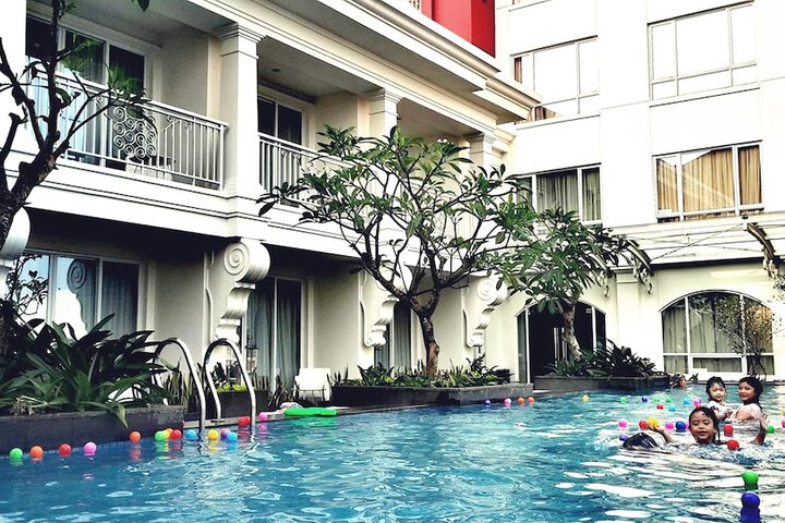 Pools & Facilities