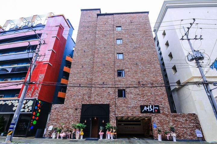 Hotel 14 of 152