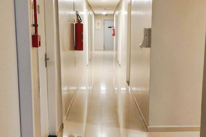 Ballroom/Hall 37 of 39