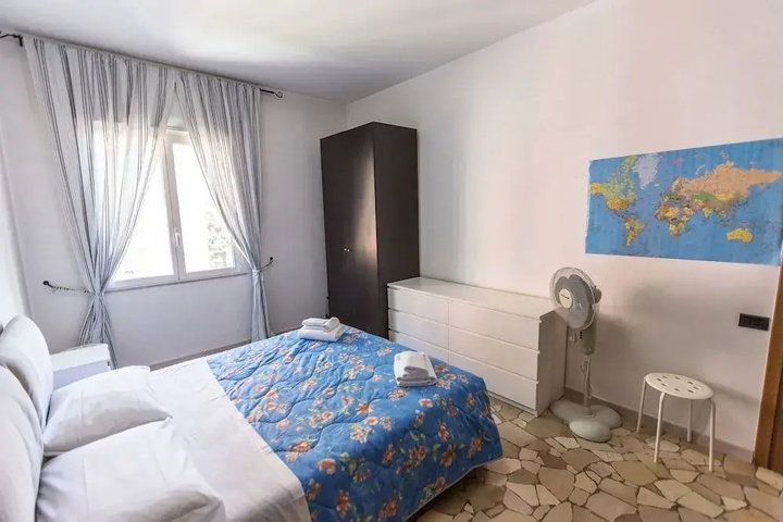 Room 5 of 15