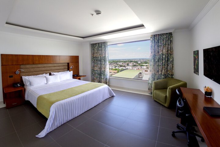 Room 11 of 48