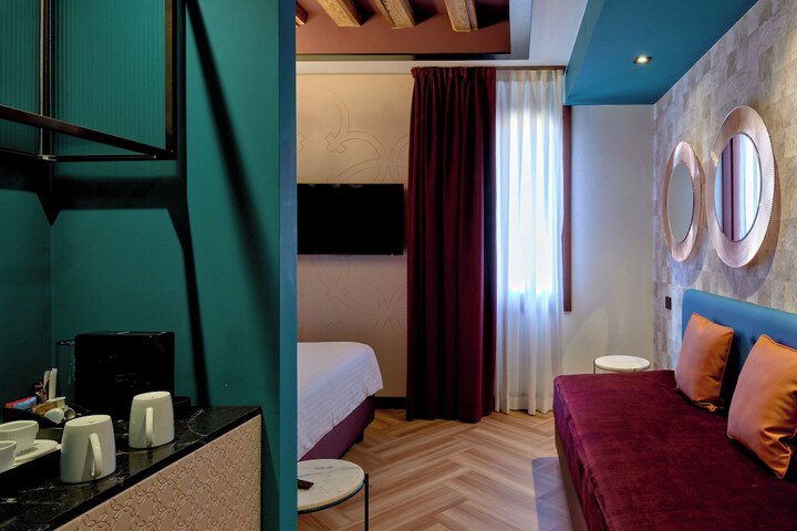 Room 37 of 54