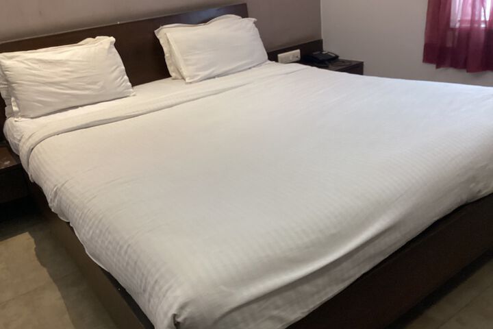 Room 8 of 14