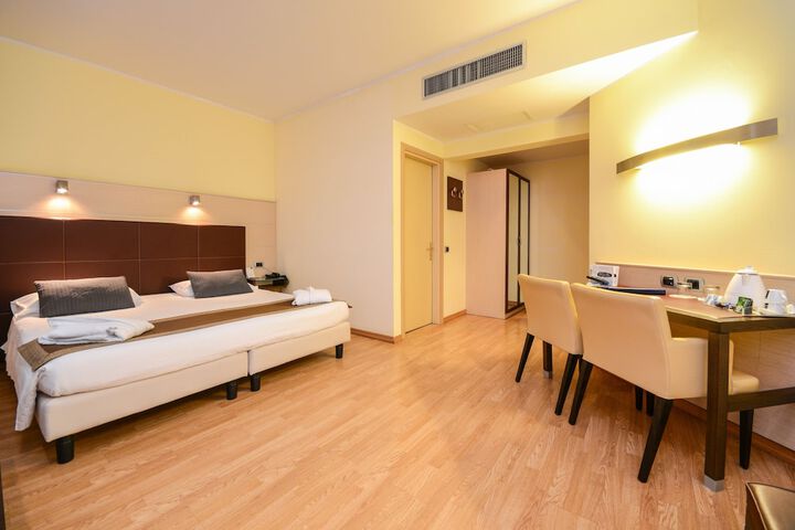 Room 17 of 111
