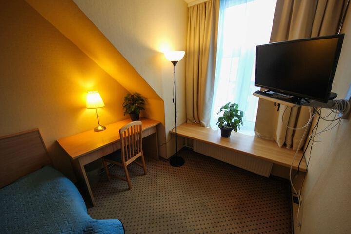 Room 53 of 72