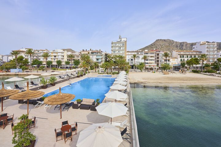Hotel with Pool
