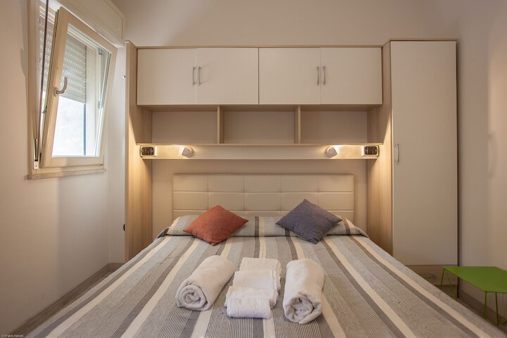 Room 15 of 48