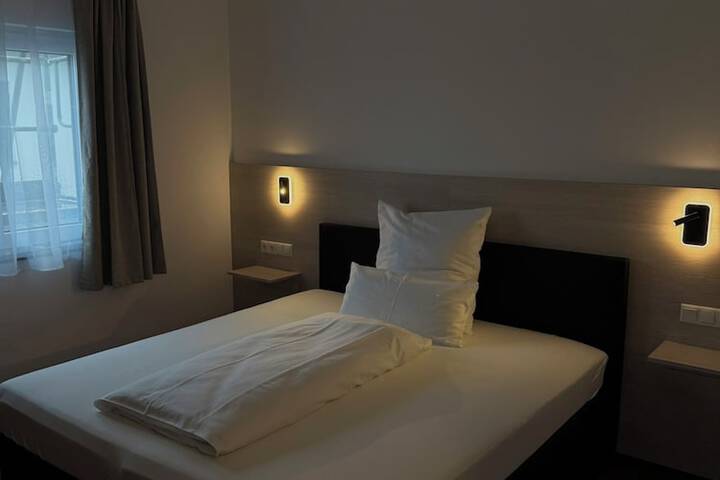 Room 11 of 29