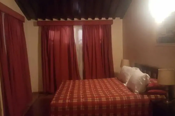 Room 4 of 13