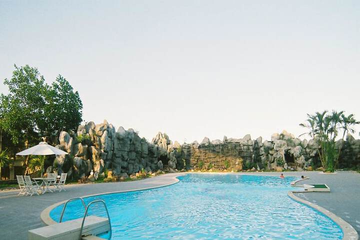 Hotel Pool