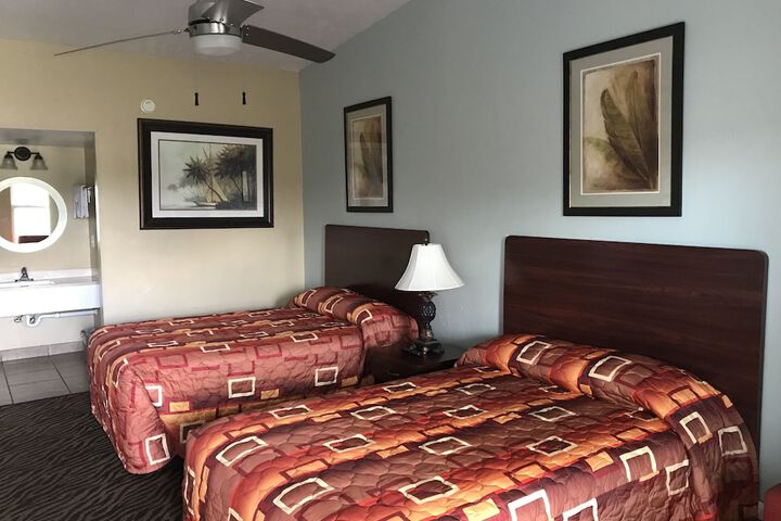 Room 4 of 30