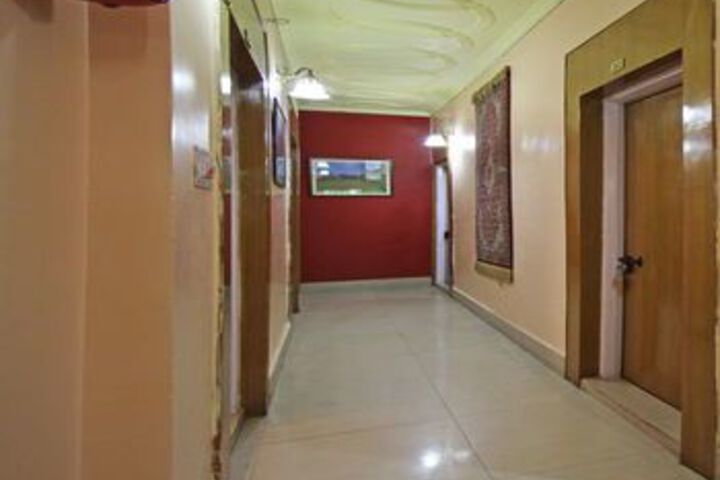 Ballroom/Hall 12 of 23