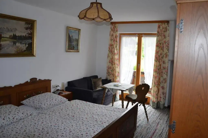 Room 44 of 47