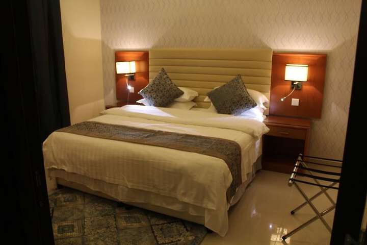 Room 13 of 36