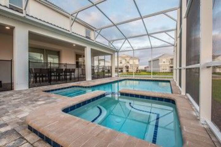 Pool 11 of 15
