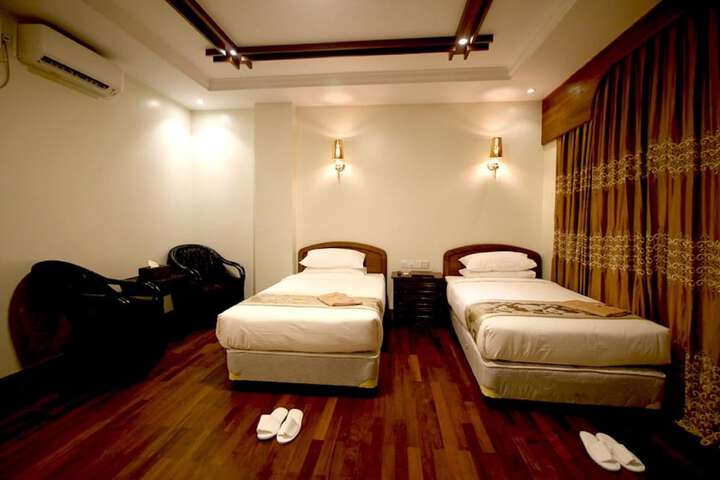 Room 4 of 60