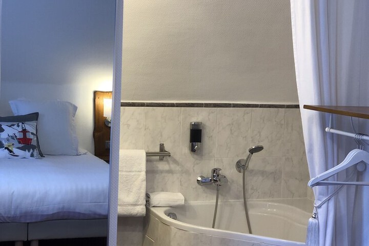 Room 35 of 86