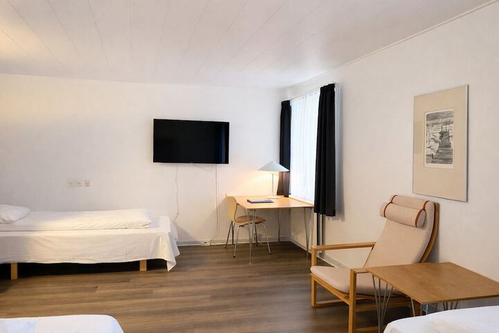 Room 26 of 45