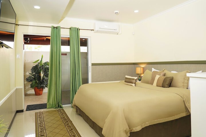 Room 15 of 81