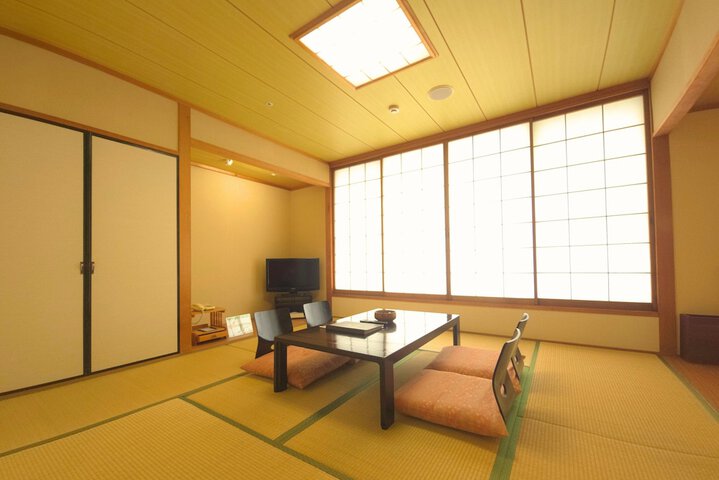 Room 16 of 53