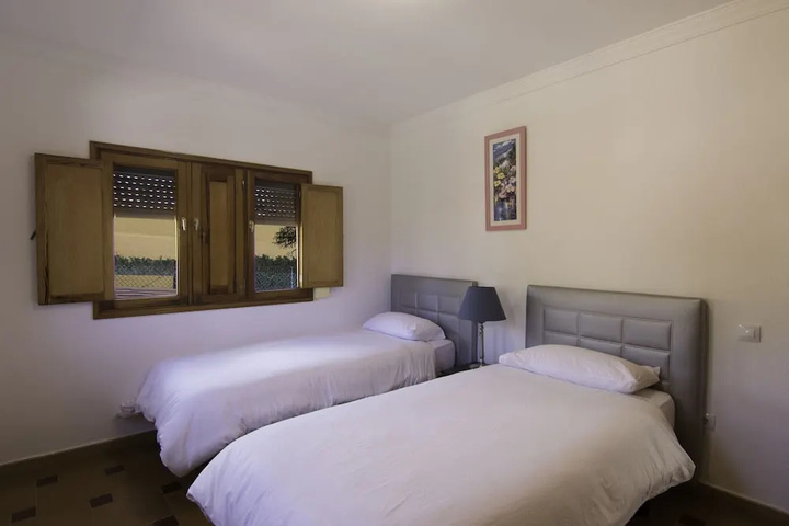 Room 6 of 27