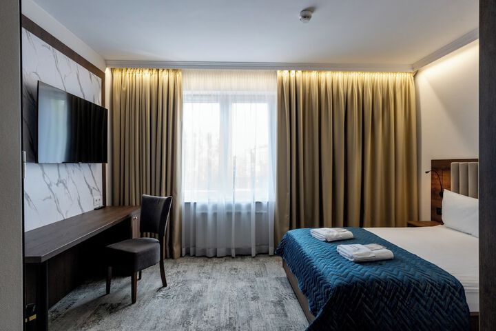 Room 15 of 28