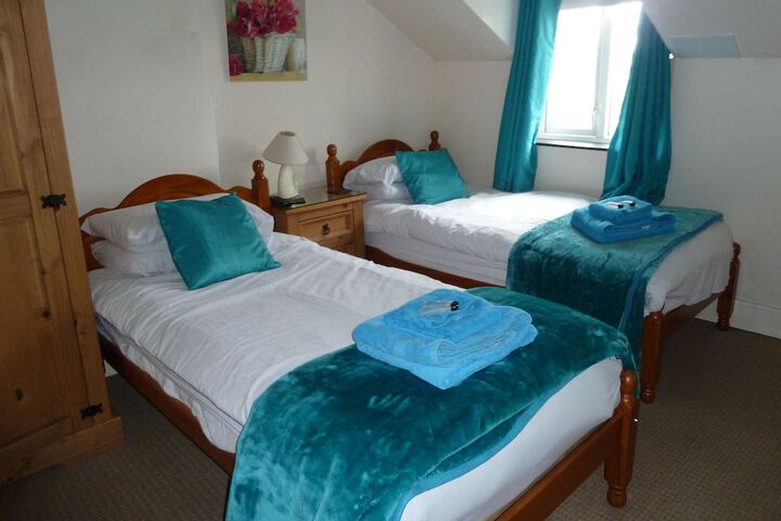 Room 17 of 27