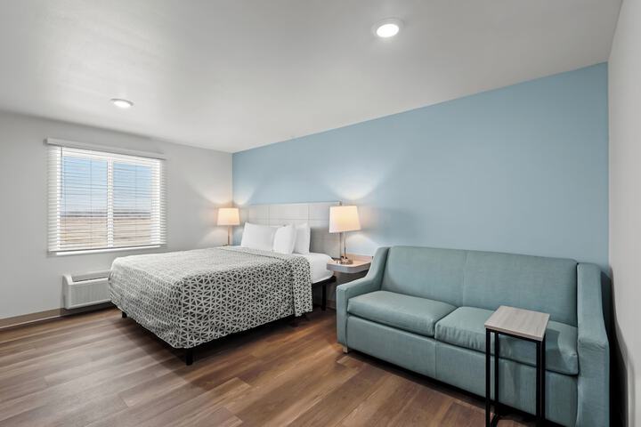Room 4 of 25