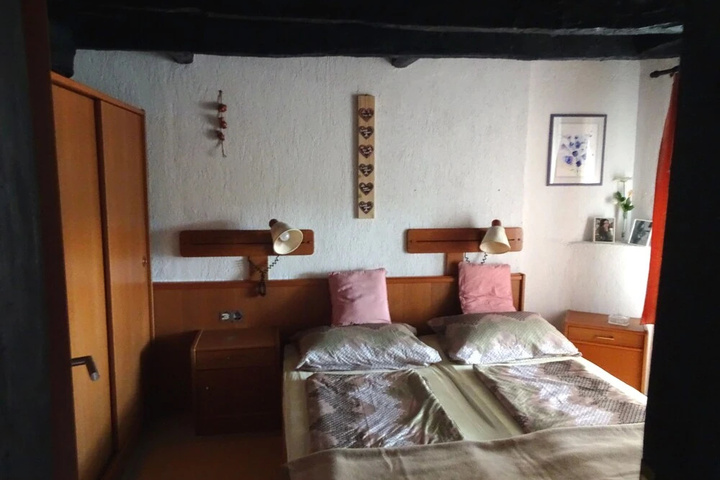 Room 3 of 12