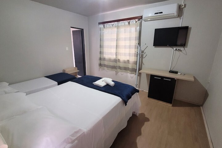 Room 9 of 32