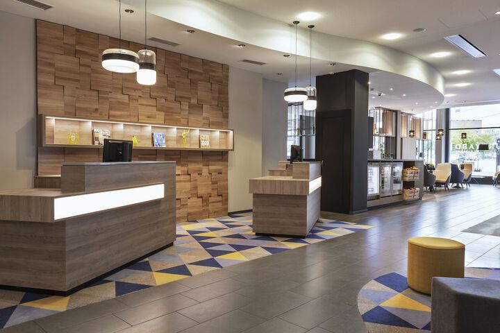 Check-in/check-out kiosk
