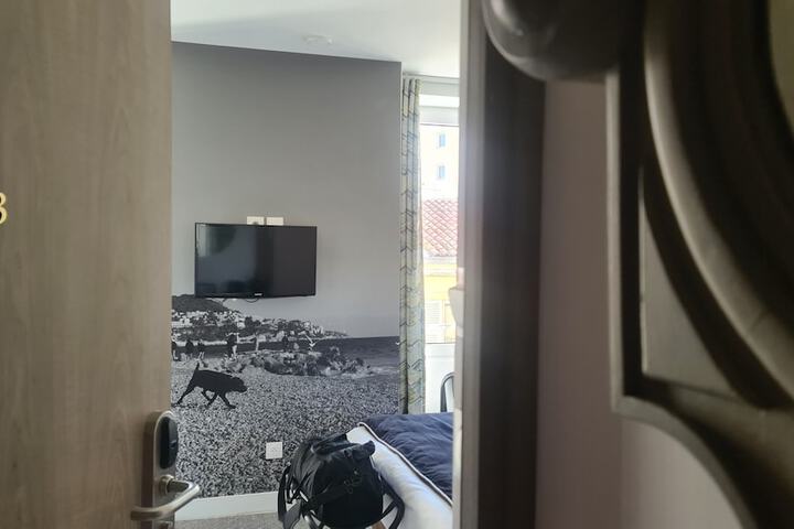 Room 63 of 118