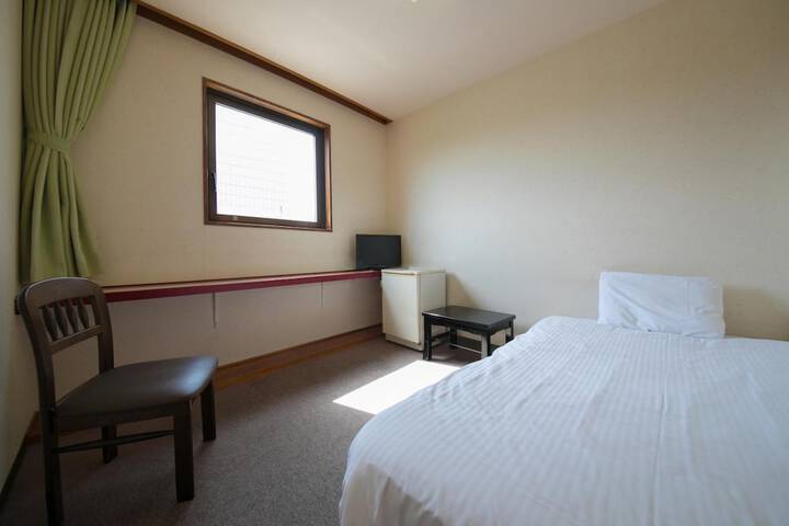 Room 13 of 45