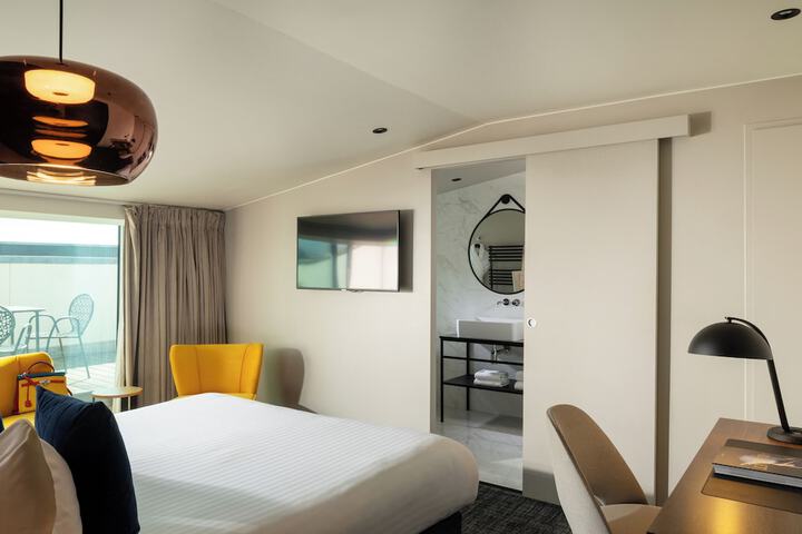 Room 11 of 68