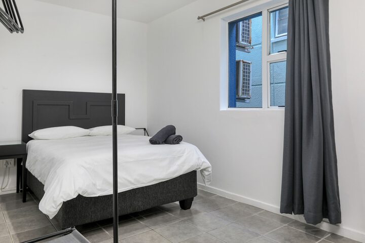 Room 8 of 28
