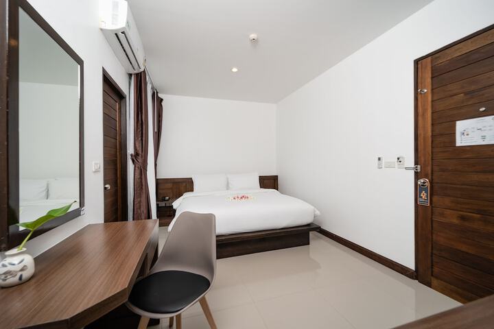 Room 8 of 29