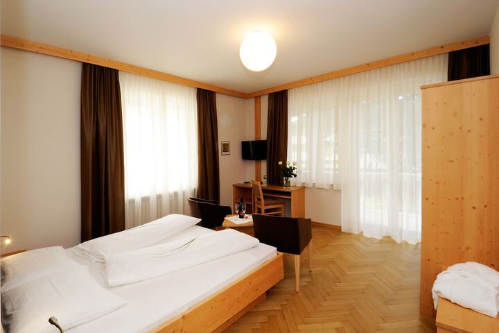 Room 9 of 41