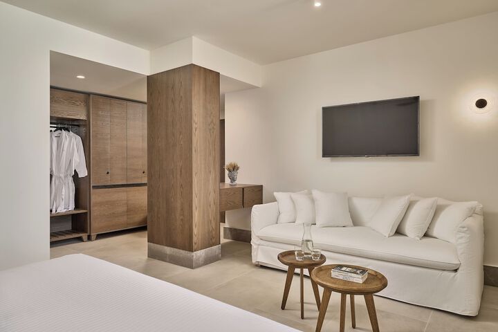 Room 26 of 142