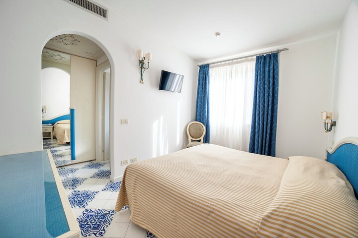 Room 26 of 180