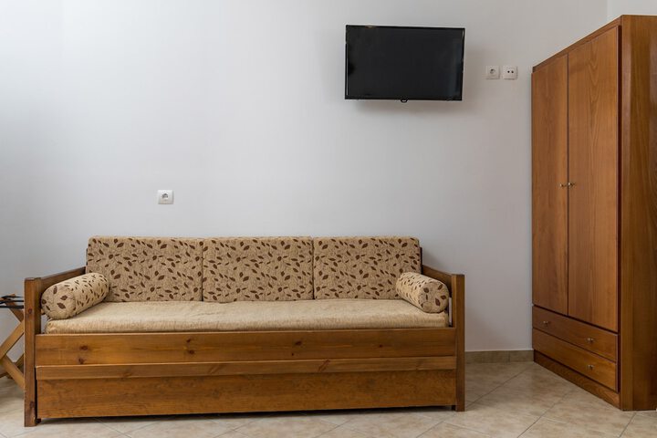 Room 99 of 204
