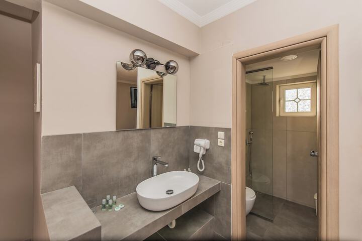 Room 10 of 25