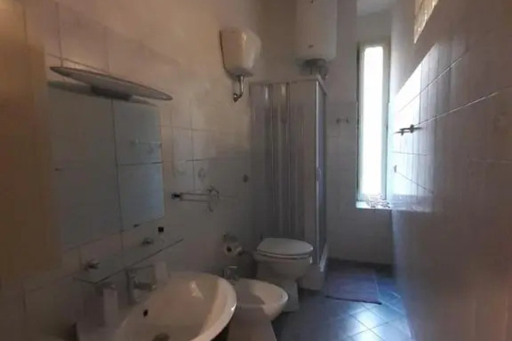 Room 6 of 14