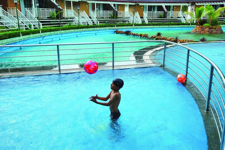 Hotel with Pool