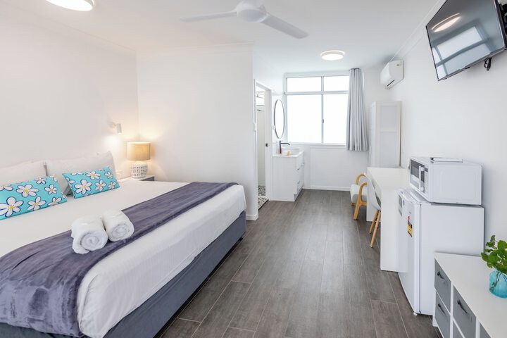 Room 3 of 10