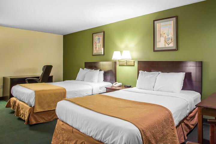1 King Bed (2 of 5)