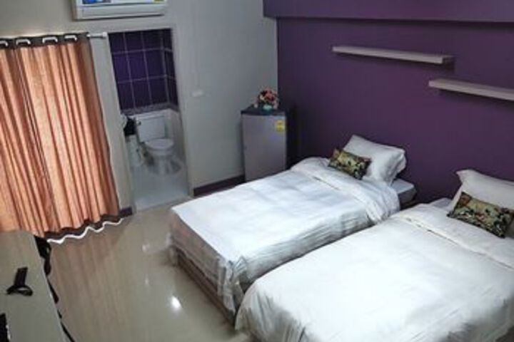 Room 3 of 9